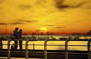 治愈系文章，亲情相伴，男孩的改变，女孩的包容，情感开始的样子