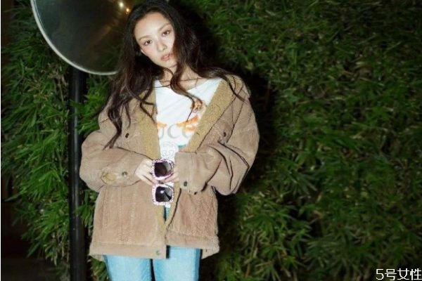 男票很黏你时是什么样的体验 男朋友很黏你怎么办