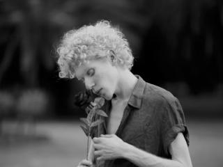 相爱容易相处难，为什么女人容易原谅出轨的男人？