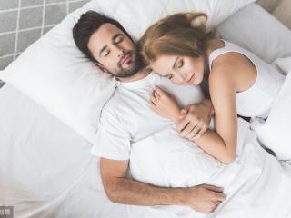 男人面对一个崇拜自己的女人 没有男人能拒绝一个崇拜他的女人