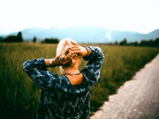 男朋友说我是富婆让我养他 男子没本事要求富婆女友养他