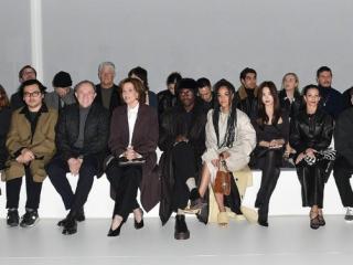 眼神很可怕的女生 苹果肌下坠眼神可怕