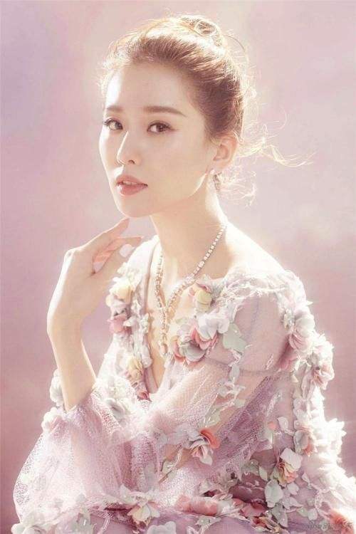 优雅端庄的女生什么意思如何称之为优雅女人