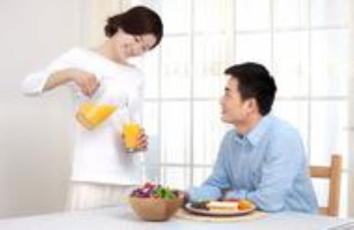 老公生气不理我怎么办（你的老公长期对你放任不理怎么办）