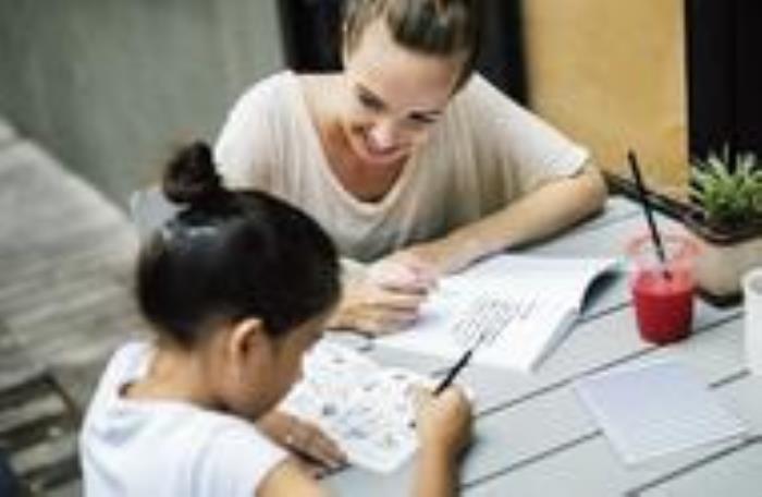 初中生脾气暴躁如何平静，青春期孩子易怒爱发脾气