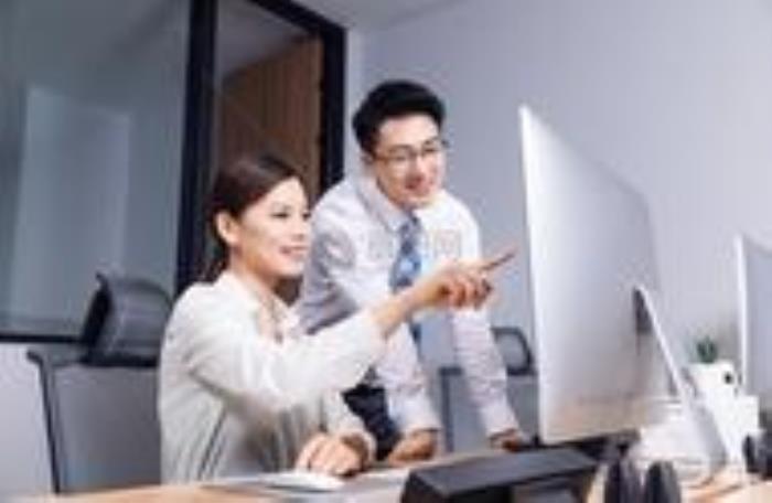 上司喜欢你的19种表现，怎么判断上司是不是喜欢你