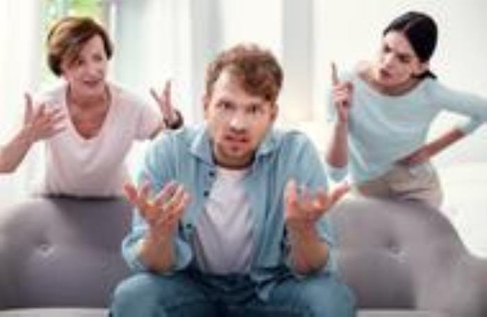 形容困难时婆婆没帮忙（在我最难的时候婆婆没帮过我）