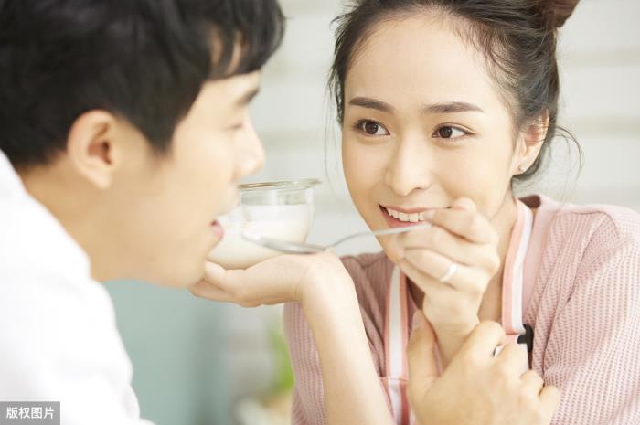 同学之间有了暧昧要怎么处理（面对老同学的婚外暧昧）