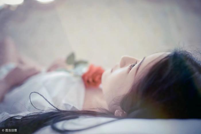 如何看出一个女生依赖性比较强，依赖性强的女生的表现