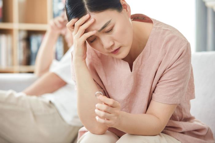 夫妻没感情了该离婚吗（却不知道聊什么夫妻没有感情了）