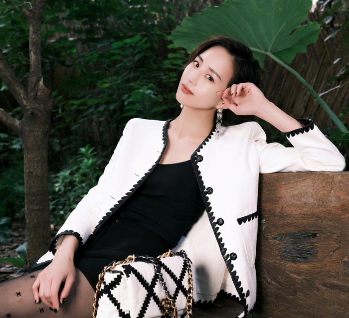 性格开朗的女生有什么特点，往往有以下3个特点