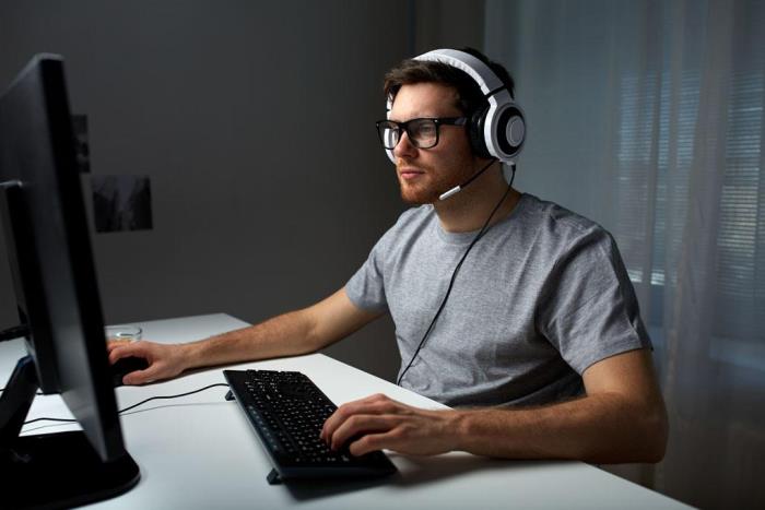 老公不顾家老婆怎么做（老公爱打游戏不顾家）