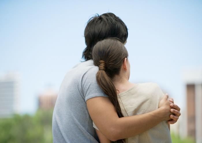 女朋友劈腿后想复合怎么办，女朋友变心了还能挽回吗