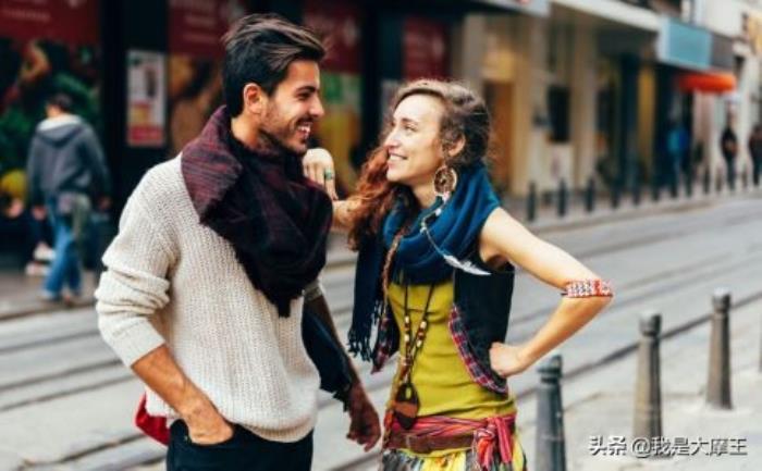 闷骚男容易喜欢上一个人吗，闷骚男喜欢女生的表现有哪些