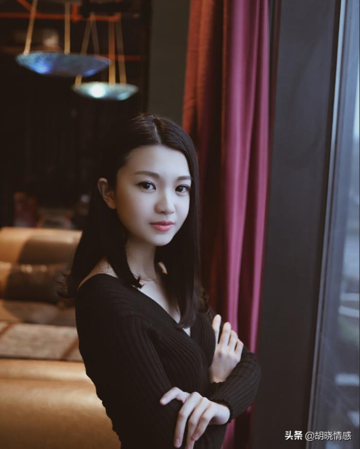 追女生聊天套路话题幽默，追女生的幽默聊天方式