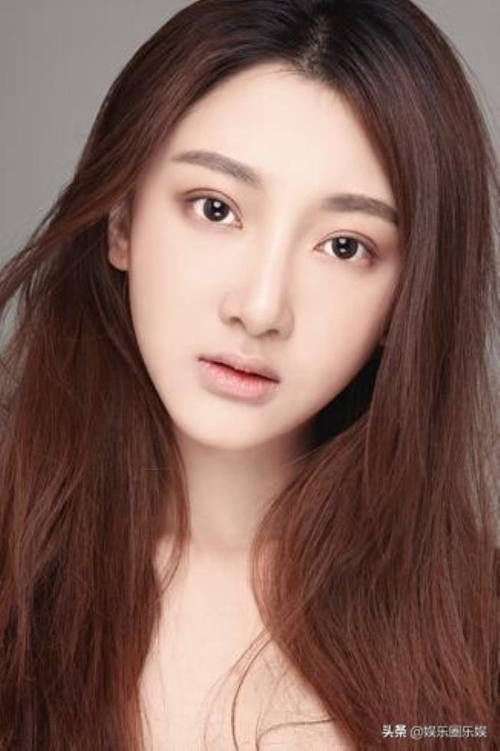 女生同意你追她的表现，女生允许你追她的4个暗示