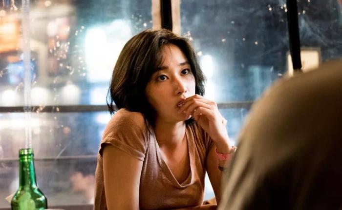 用一句话讽刺公婆偏心（奶奶给妈妈好多钱呢侄子一句话）