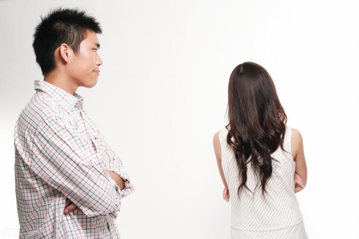 男友态度冷淡但不分手，为什么男友不主动、不热情
