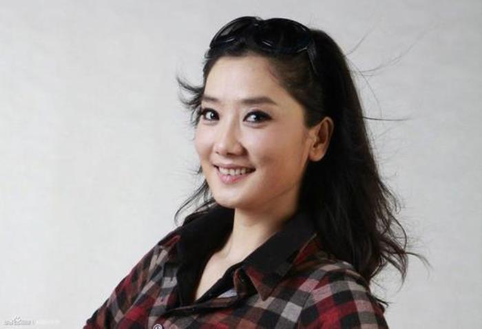 凤凰传奇是夫妻吗搭档23年未成夫妻