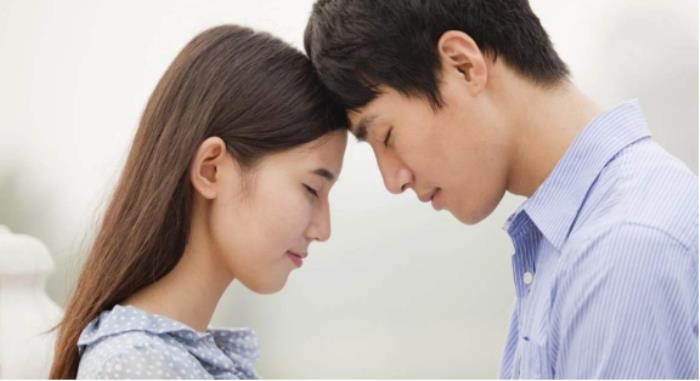 若即若离的意思（恋人之间的若即若离代表着什么）