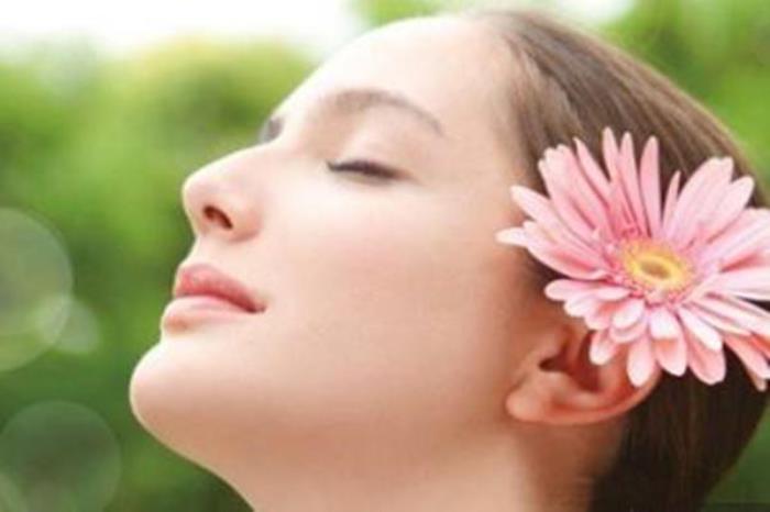 怎么去眼角皱纹（眼角出现皱纹怎么解）