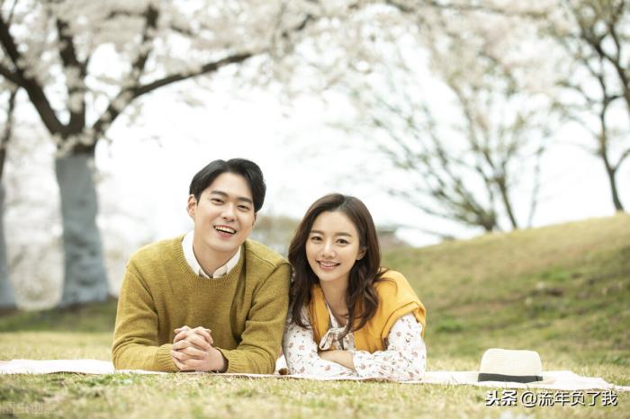 怎么和男生聊天找话题，女生如何找话题跟男生聊天