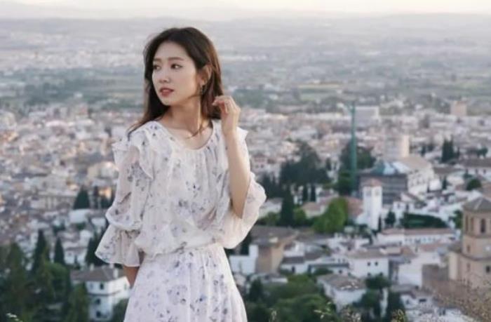 我一直在找一个人，不要小看一个独来独往的女人