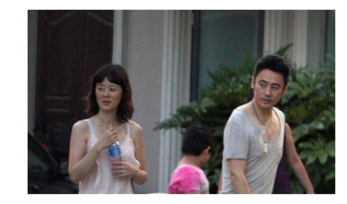 吴秀波的妻子（吴秀波妻子何震亚是谁）