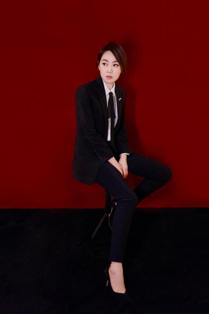 闫妮的个人资料简介（土味闫妮的事业和感情坎坷路）