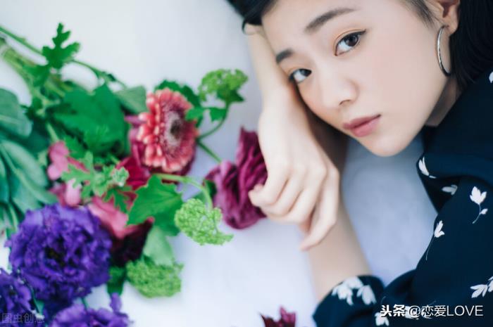 女孩子不开心怎么哄，女生莫名奇妙的不开心了该怎么哄