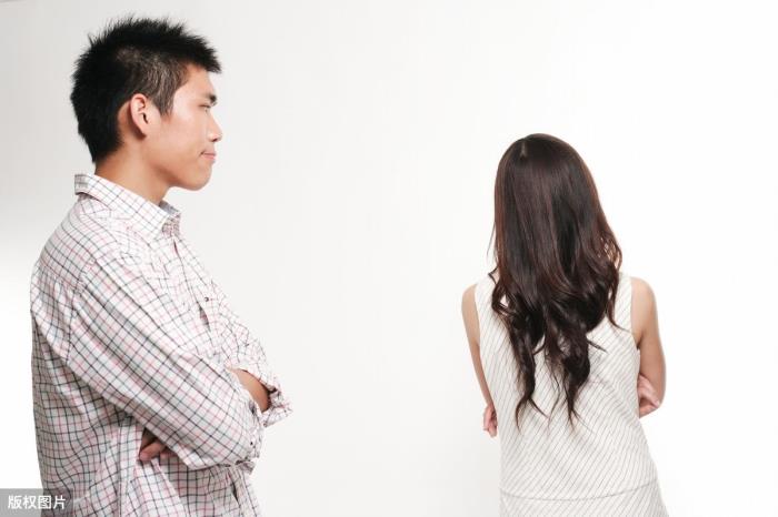 男友和前女友联系（发现男友和前任还有联系）