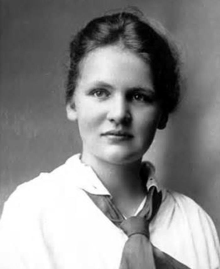 爱丽丝·门罗:带仨娃"挤牙膏式"写作