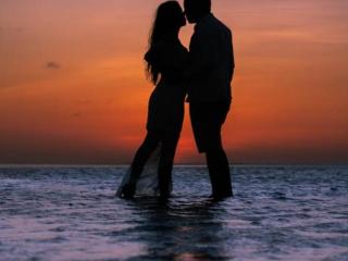 给媳妇的留言感动（能让老婆感动流泪的话）