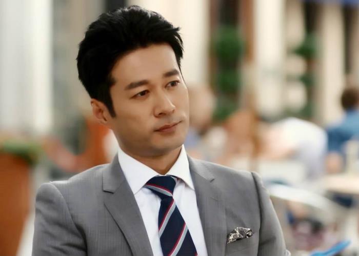 谭凯的电视剧（魅力大叔谭凯四次搭档唐嫣）