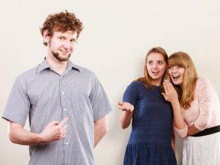 同时爱上两个人（一个人可以同时爱两个人吗）