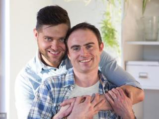 同性恋的英文（同性恋根本不是什么那么惊奇的事）