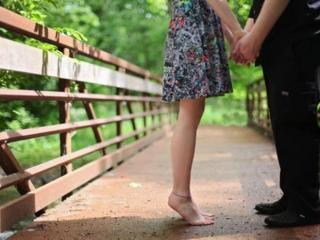 如何撩一个刚认识的妹子，怎么和刚加的妹子聊天