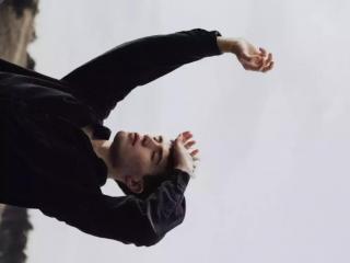 梦见飞机坠落，梦见从高楼、悬崖掉下去