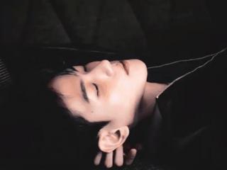 男朋友见面就想抱想亲（总想跟男朋友亲亲抱抱怎么办）