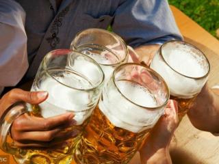 拌嘴什么意思（是昔日的义；今日拌嘴）