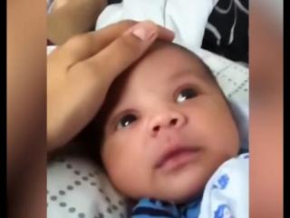 宝宝受到惊吓怎么办（宝宝都很容易被吓到）