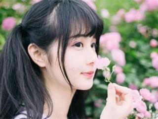 女朋友心烦哄开心的话（逗她开心的幽默句子）