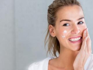 肤色暗沉发黄（肤色暗沉发黄怎么调理）