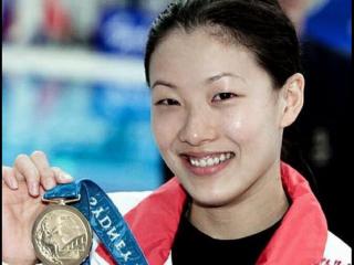 伏明霞与梁锦松离婚（伏明霞被传离婚真相是什么）