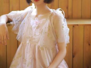 唯美女生图片（18岁少女唯美私房）