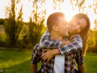 对老婆说的甜言蜜语（写给老婆的浪漫情话）