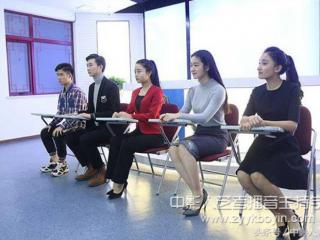 主持人开场白台词大全（主持人开场白台词怎么写）