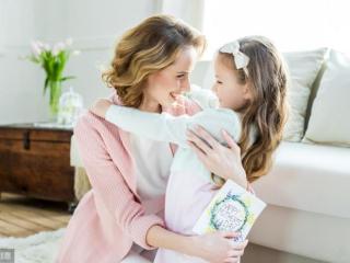 哄女孩子开心的话幽默（逗女孩开心的幽默句子）