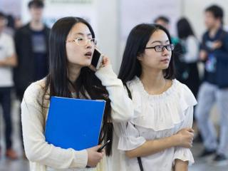 大学生找工作难（大学生难找工作部分岗位难招人）