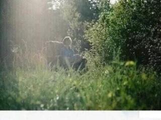 抖音最火的伤感句子（最近抖音上很火的伤感说说短句子）